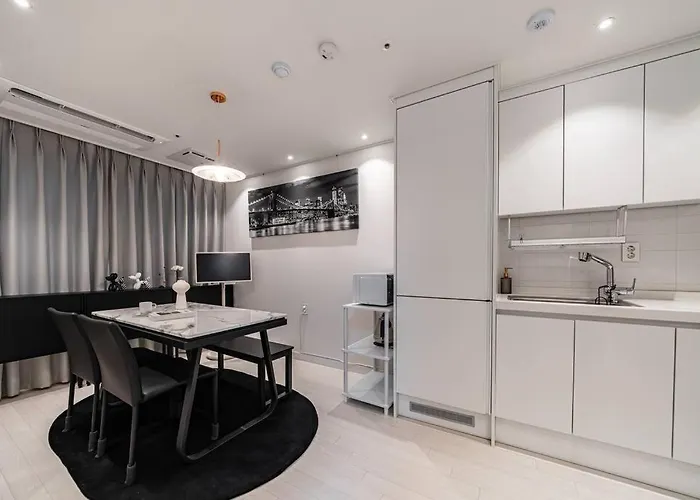 Affittacamere Dawn House 4*